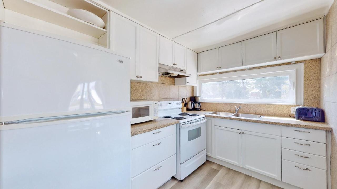 Main Beach River Retreat - Wasaga Beach 1 - Main Strip - 93 Mosley St Luaran gambar