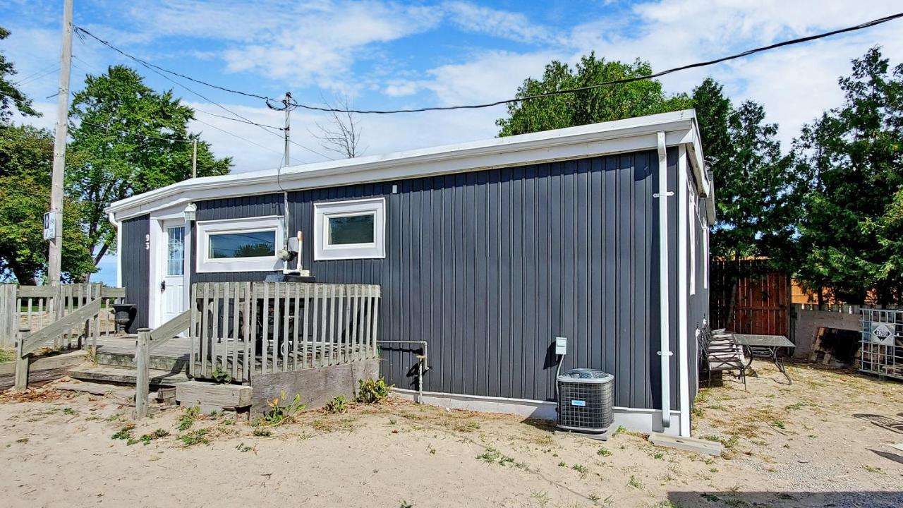 Main Beach River Retreat - Wasaga Beach 1 - Main Strip - 93 Mosley St Luaran gambar