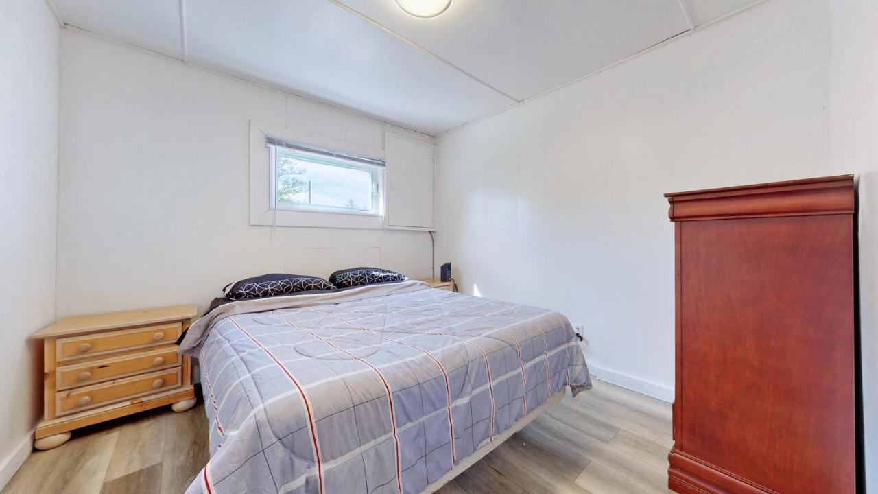 Main Beach River Retreat - Wasaga Beach 1 - Main Strip - 93 Mosley St Luaran gambar