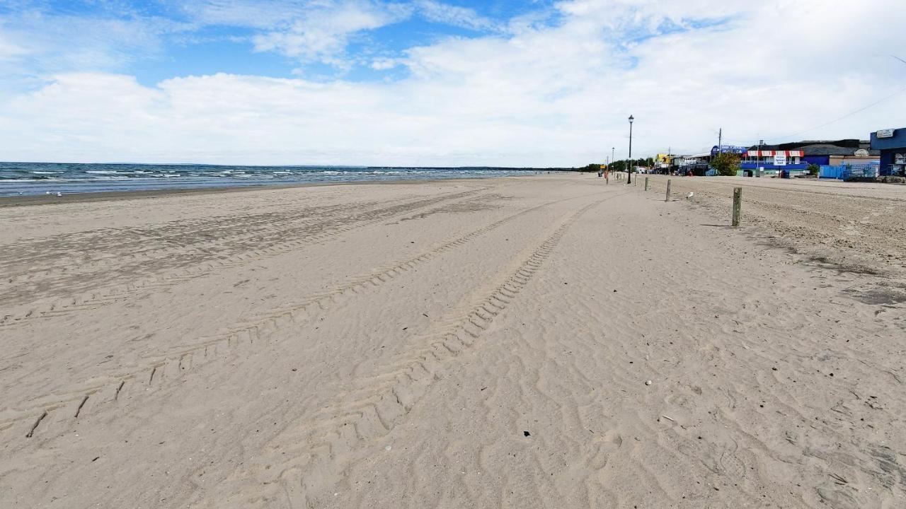 Main Beach River Retreat - Wasaga Beach 1 - Main Strip - 93 Mosley St Luaran gambar