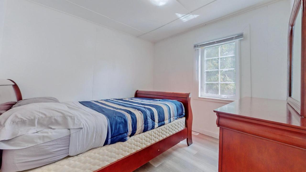 Main Beach River Retreat - Wasaga Beach 1 - Main Strip - 93 Mosley St Luaran gambar