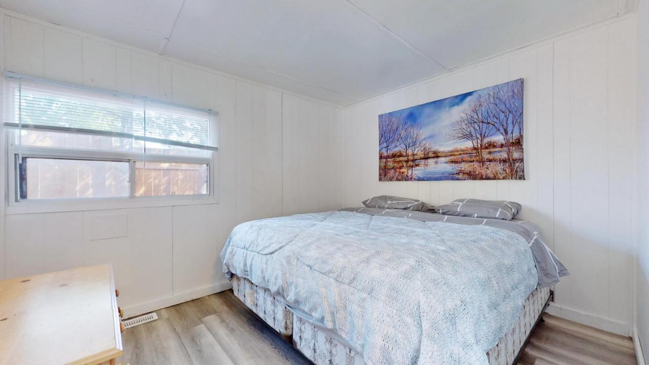 Main Beach River Retreat - Wasaga Beach 1 - Main Strip - 93 Mosley St Luaran gambar