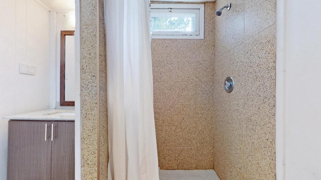 Main Beach River Retreat - Wasaga Beach 1 - Main Strip - 93 Mosley St Luaran gambar