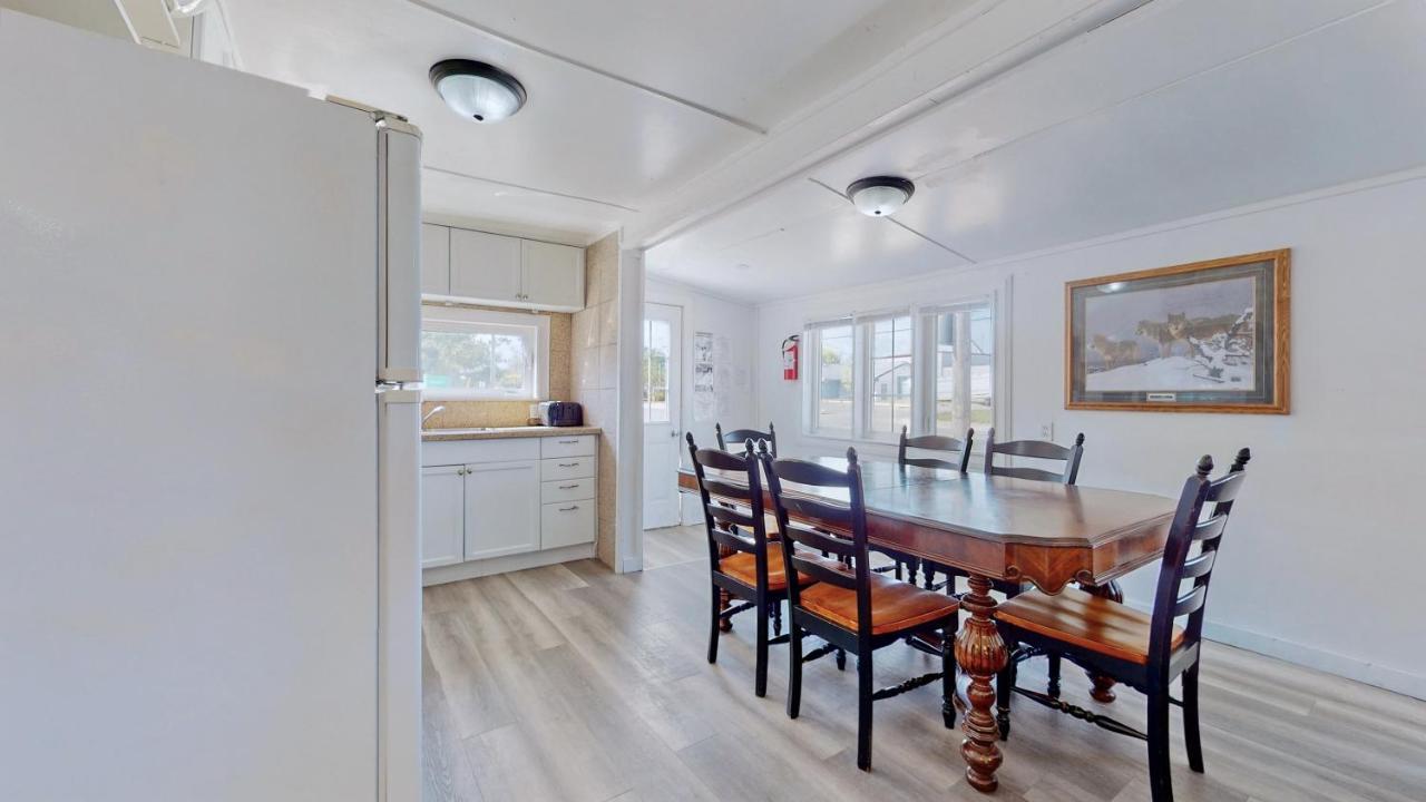 Main Beach River Retreat - Wasaga Beach 1 - Main Strip - 93 Mosley St Luaran gambar