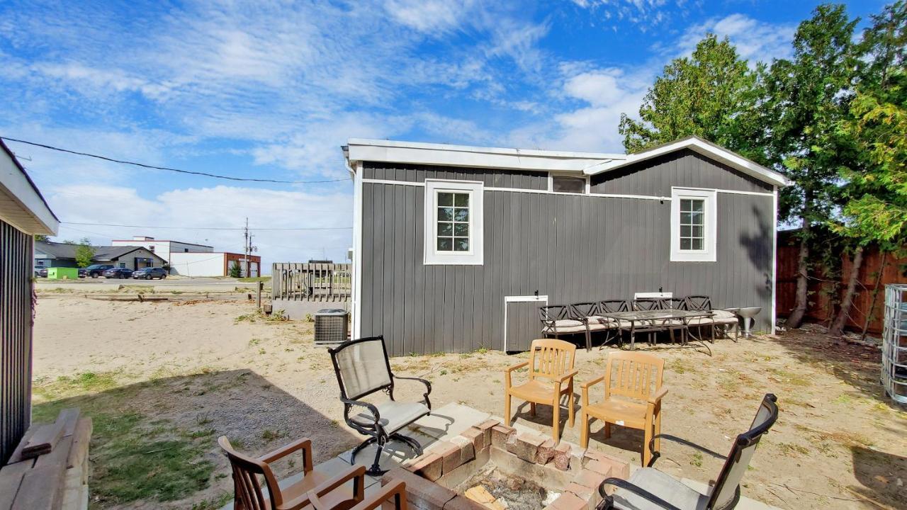 Main Beach River Retreat - Wasaga Beach 1 - Main Strip - 93 Mosley St Luaran gambar