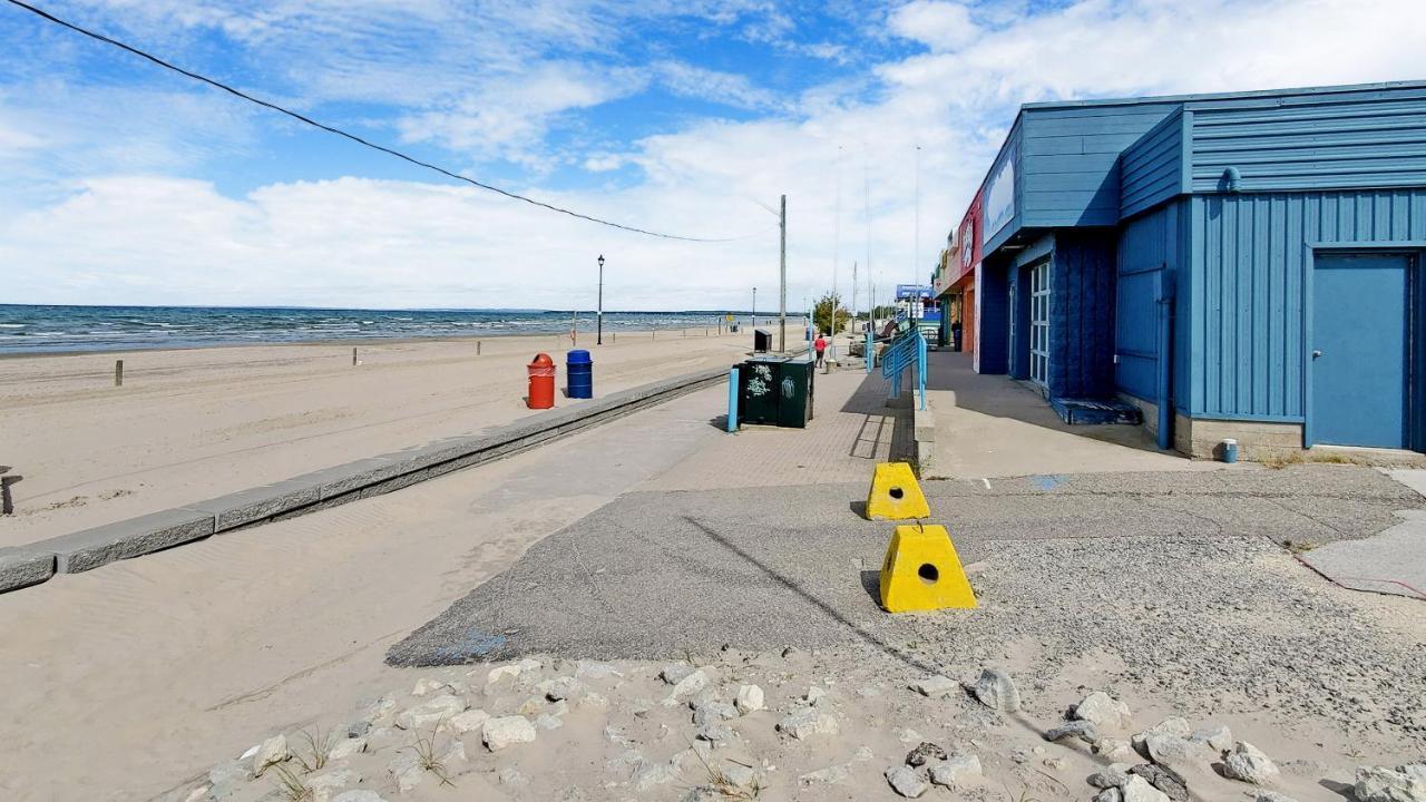 Main Beach River Retreat - Wasaga Beach 1 - Main Strip - 93 Mosley St Luaran gambar