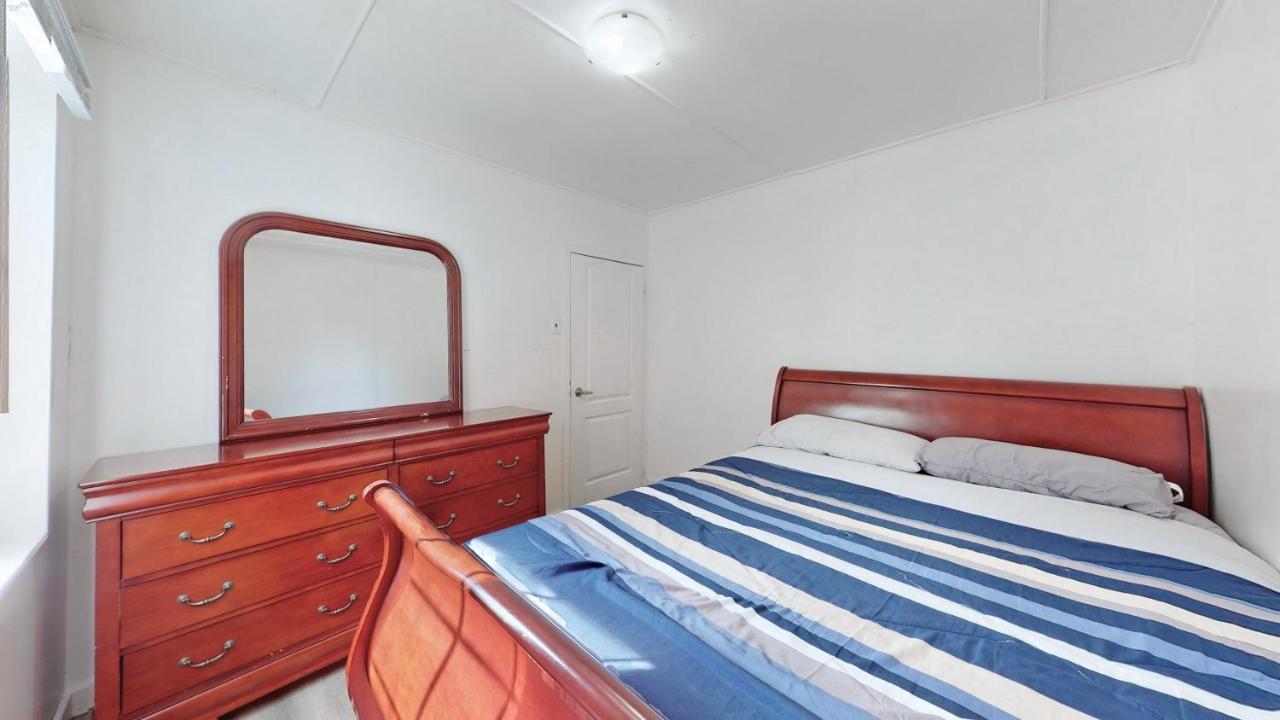 Main Beach River Retreat - Wasaga Beach 1 - Main Strip - 93 Mosley St Luaran gambar