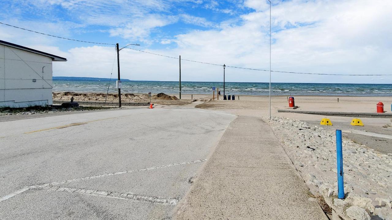 Main Beach River Retreat - Wasaga Beach 1 - Main Strip - 93 Mosley St Luaran gambar
